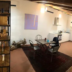 Konukevi Isola Libera